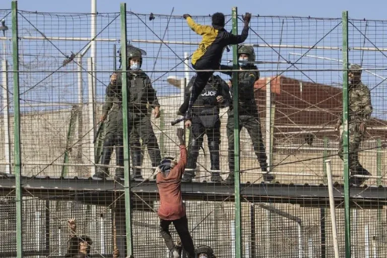 Arm the Moroccan border with Spanish advanced technology to face immigration