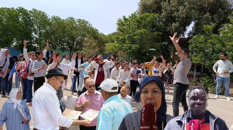 By disturbing and praying to the beloved. Karaim's mothers participate in school life activities (video)