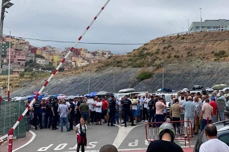 Calls to facilitate procedures of the Bab Melilla crossing and alleviate the suffering of families and expatriates