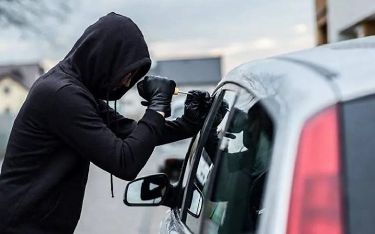 Disassembly of the rental of rental car flights. Secret raids reveal a black market that shakes Nador and Tangier