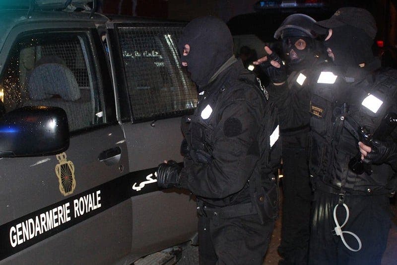 Dismantle a bank hacking network with a garden and the arrest of three involved