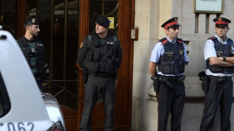 Moroccans run an Empire for arms and counterfeiting in Spain ... A security strike exposes a cross network