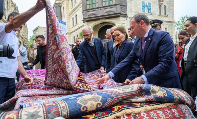 Princess Lalla Hasna visits the Azerbaijan carpet festival
