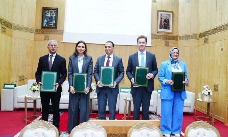 Report a memorandum of understanding to market the traditional industry digitally and improve its exports internationally