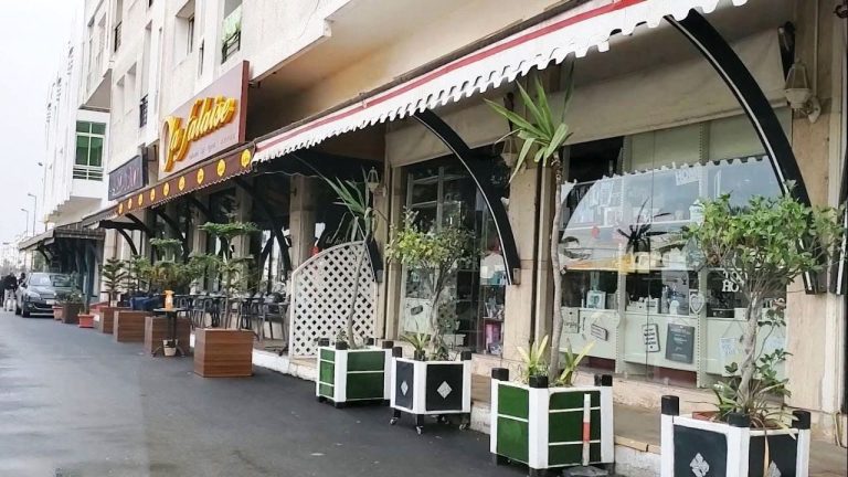 The Council Oujda approves a decision which allows the operation of half of the sidewalk by cafes and restaurants
