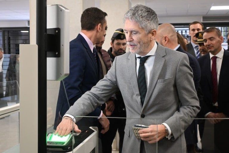 The Spanish Minister for the Interior Storms occupied Melilla during a surprise visit to activate the smart border