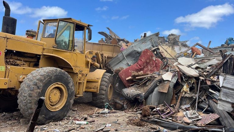 The authorities of Al -Bayda begin the demolition of the most famous scrap metal market, "Dallas" in the Al -Hassani district