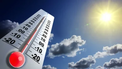 Time tomorrow, Tuesday, is a relatively hot atmosphere and local rains in the southern regions