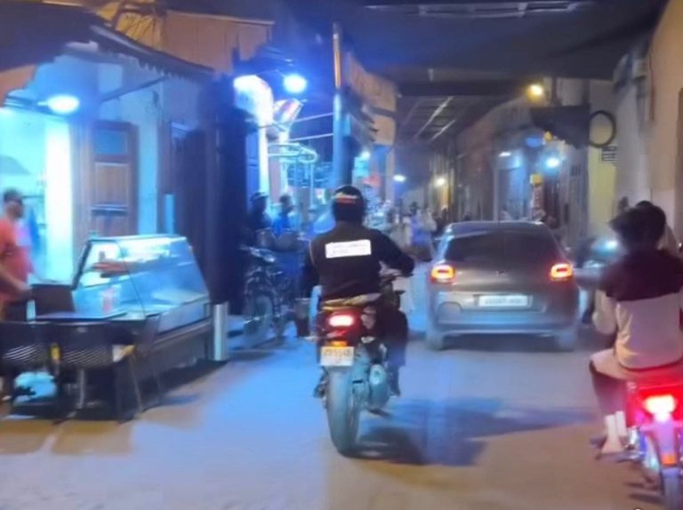 Urgent. Stop two people caused two consecutive traffic accidents to Marrakech (video)