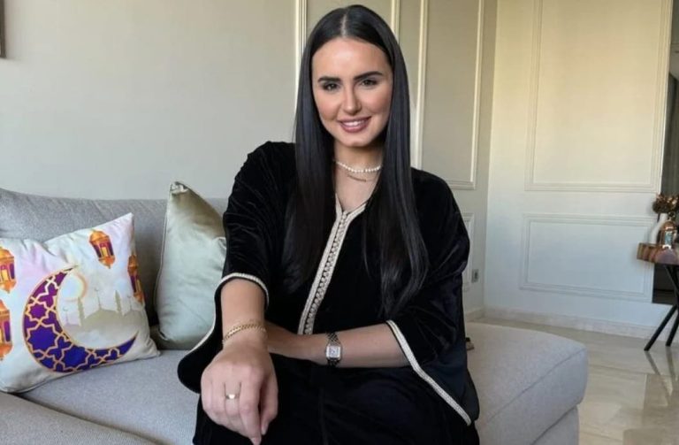 Widad for me, I sell a wig of 7,200 euros during his visit to Paris (photo)