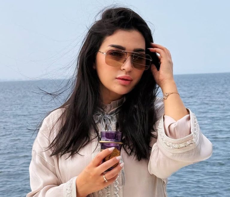 Farah al -fassi famous eid al -Adha between the depths of the sea in Tetouan -pulls