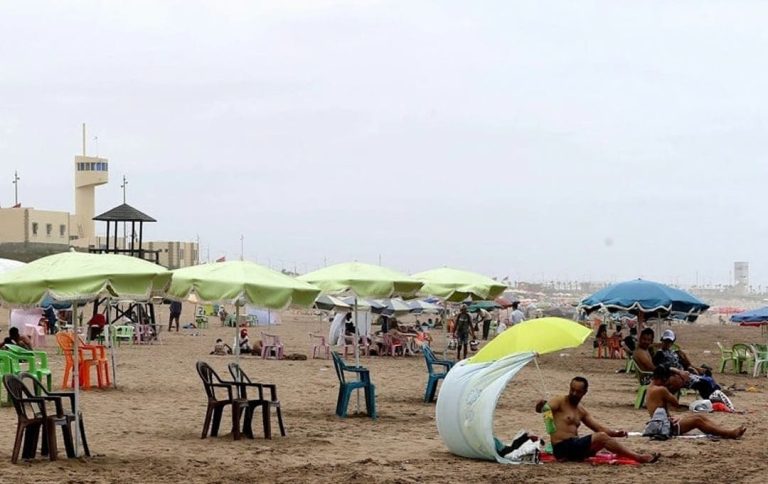 Excessive heat pushes the city centers to move the beaches