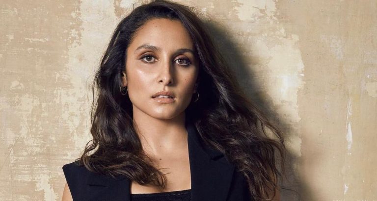 Sarah Pélis reveals her suffering of food poisoning and reassures her fans
