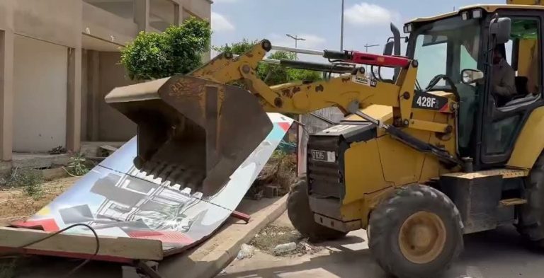 Swalim limited authorities launch a large campaign to demolish and remove advertising councils without license