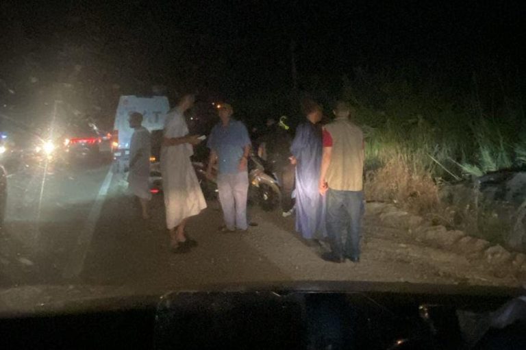 Tetouan .. a car stunning in the Azla zone of serious injuries to the driver and her companion (photo)