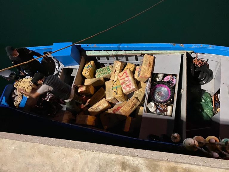 The new .. The regionalism of gendarmeries frustrates a process of international smuggling by sea and justice of around 3 tonnes of drugs
